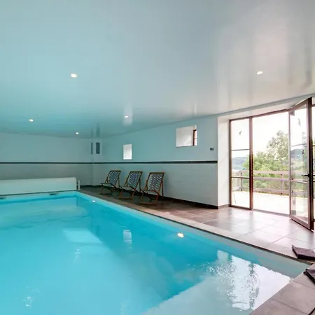 Casa rural Spacieux Avec Piscine - 18 Pers. Saint-Just-la-Pendue